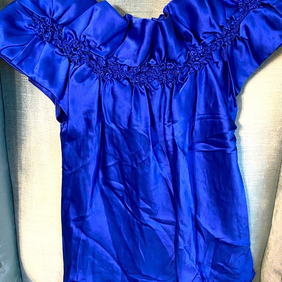 Black Halo off the shoulder cobalt blue blouse - Picture 3 of 8